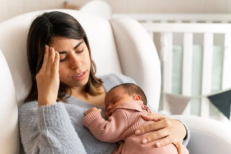 Baby Blues Bukan Sekadar Sedih: Bagaimana Keluarga Berperan dalam Pemulihan Ibu Baru